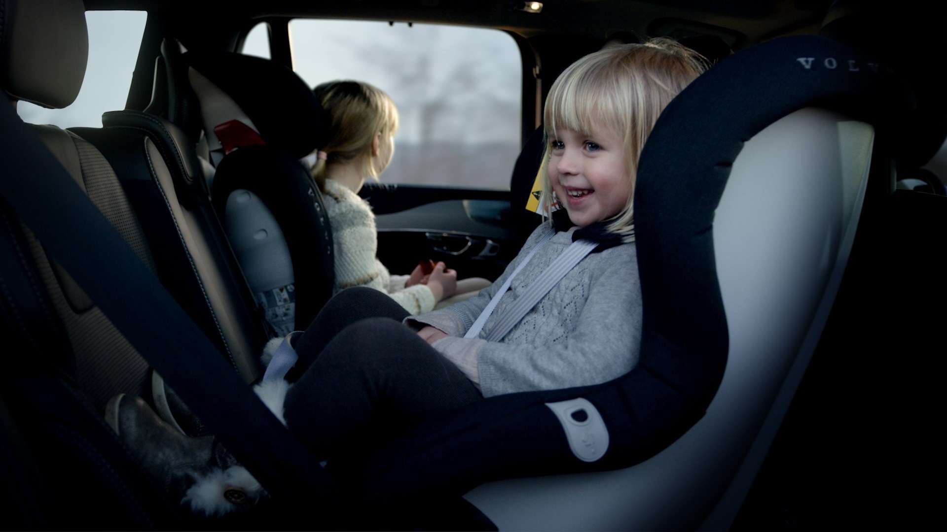 ADAC: Gravierende Mängel bei Auto-Kindersitzen: Gurtschloss rastet nicht  immer ein
